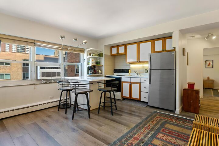 Property Photo:  4960 N Marine Drive 415  IL 60640 