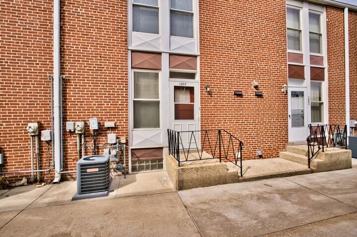 Property Photo:  1857 Pine Street  IL 60018 