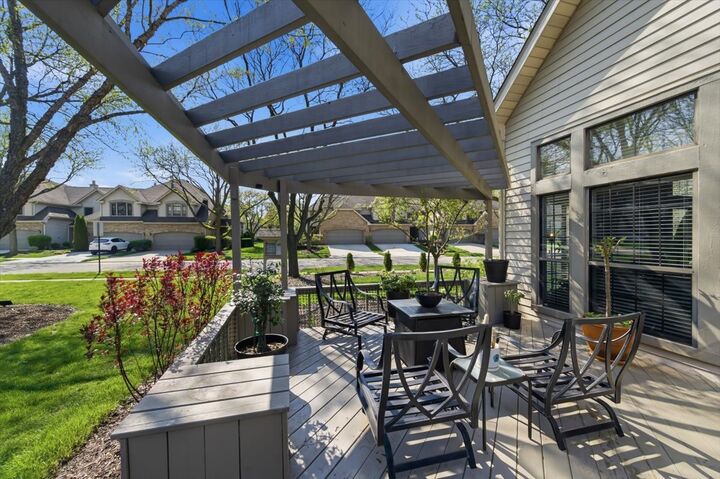 Property Photo:  187 Benton Lane  IL 60108 