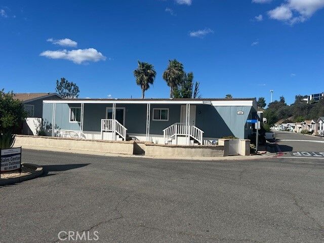 Property Photo: 4901 Green River Rd 104 CA 92878