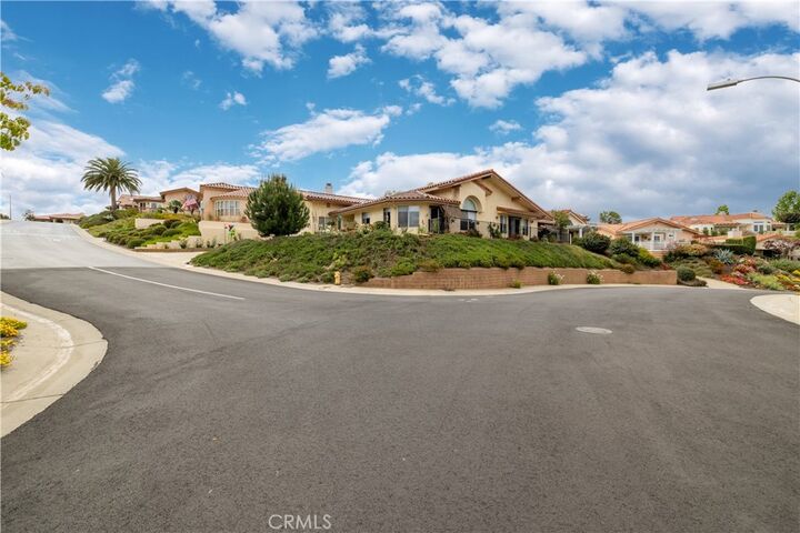 Property Photo:  1113 Crescent Bend  CA 92028 