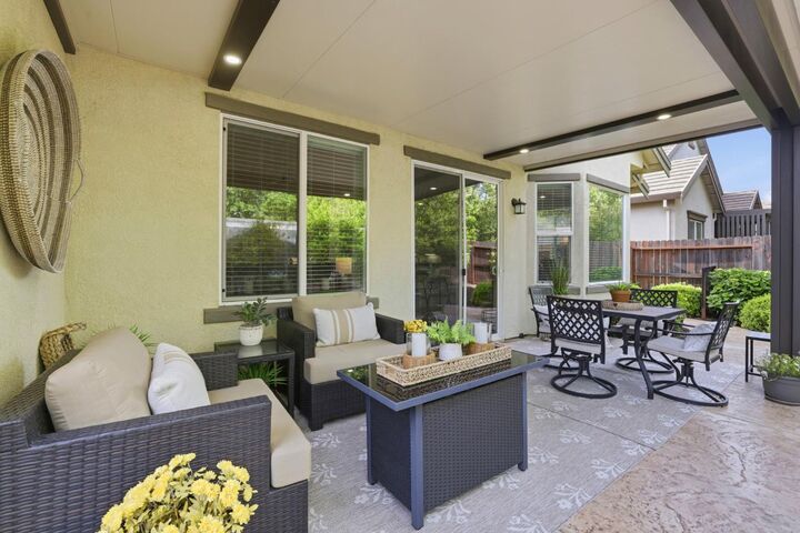Property Photo: 2104 Appersett Loop CA 95747
