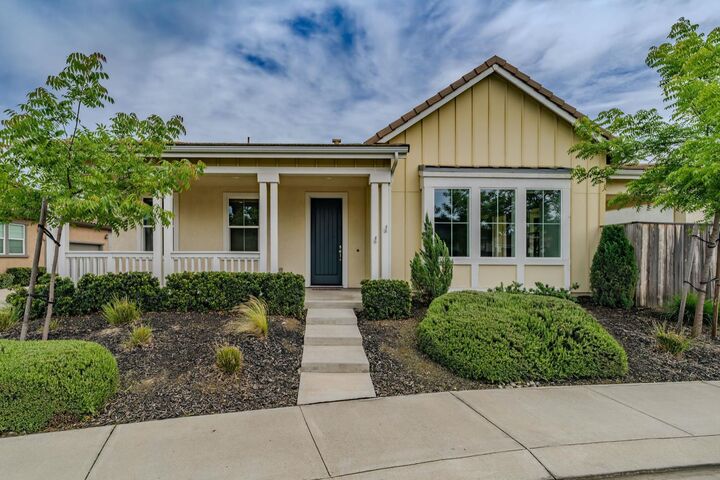 Property Photo:  2584 Lombardy Court  CA 95242 