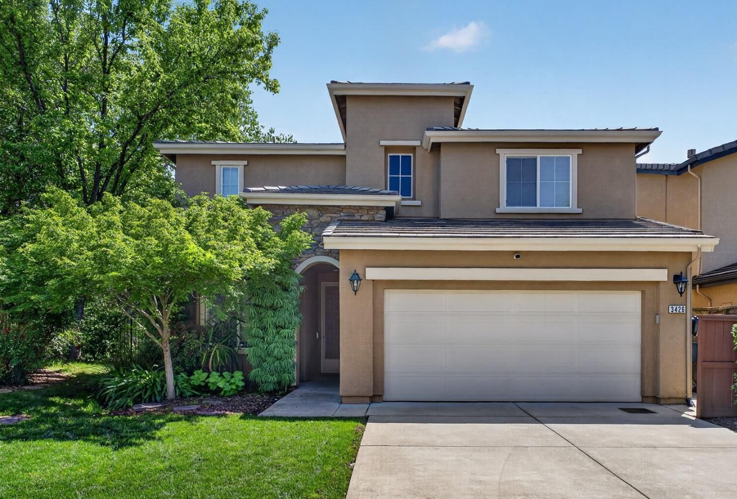 Property Photo: 3426 Kensington Court CA 95765