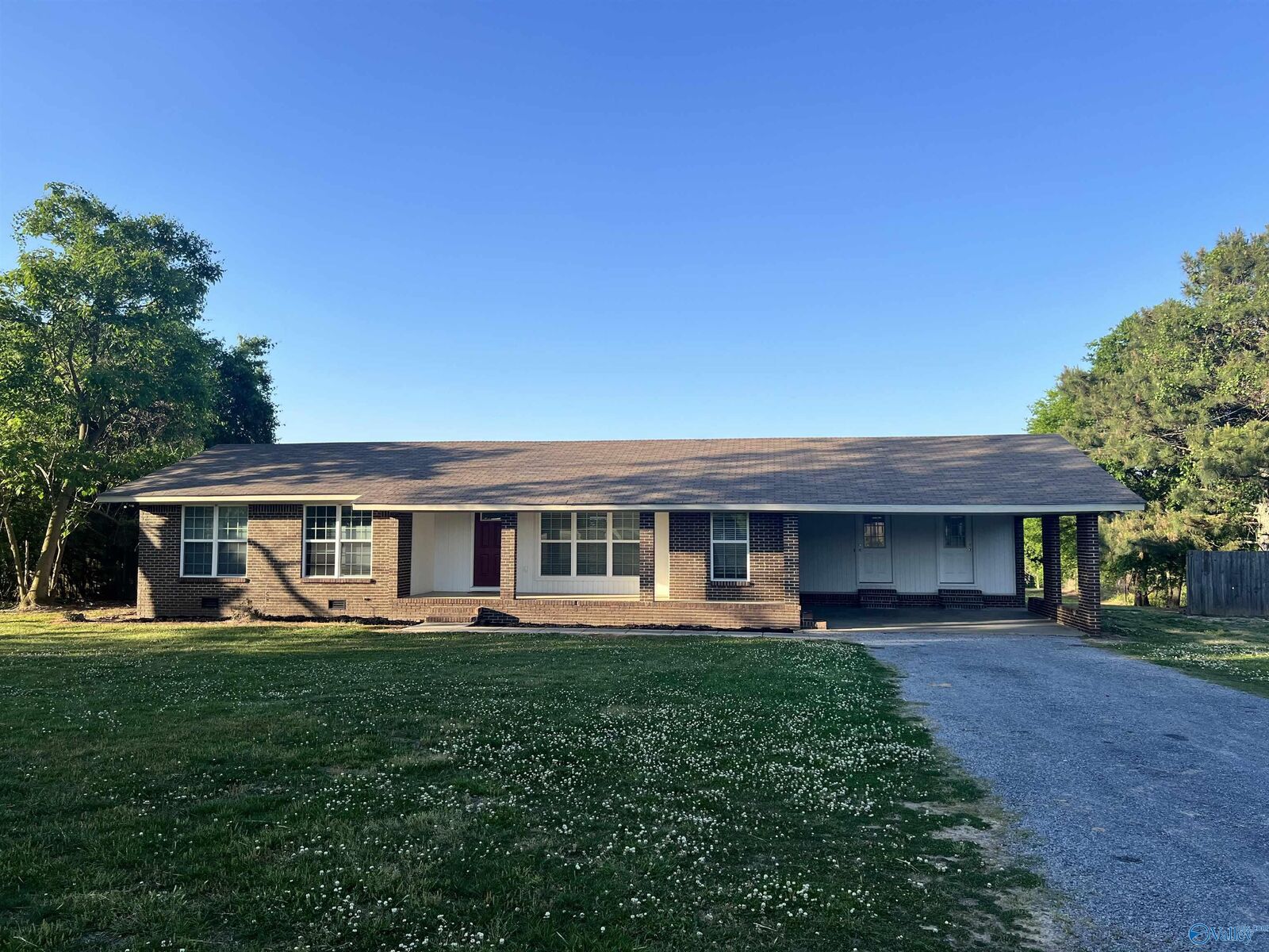 Property Photo:  5668 Hustleville Road  AL 35951 