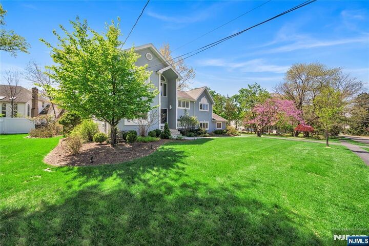Property Photo:  1 Collins Avenue  NJ 07624 