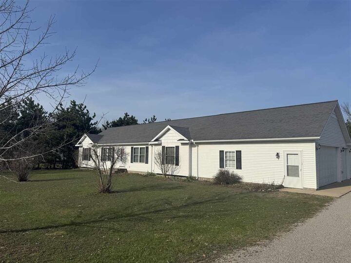 Property Photo:  2095 Lakeview  MI 49706 
