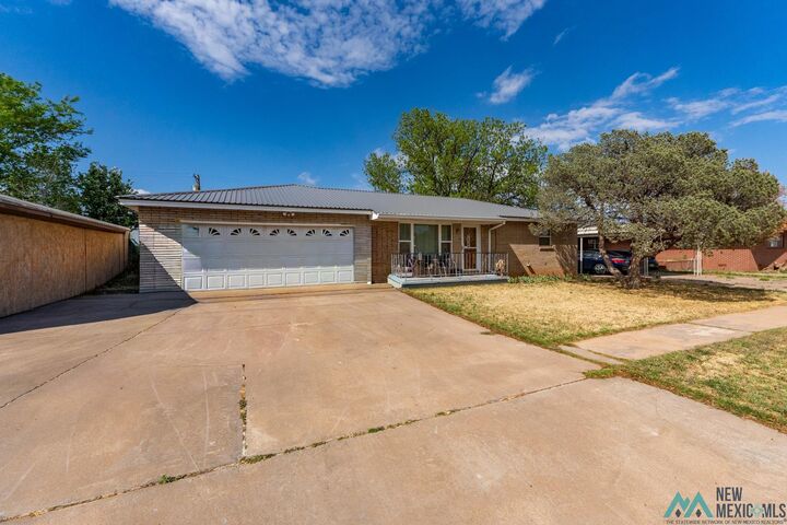 Property Photo: 312 Prairieview Drive NM 88101