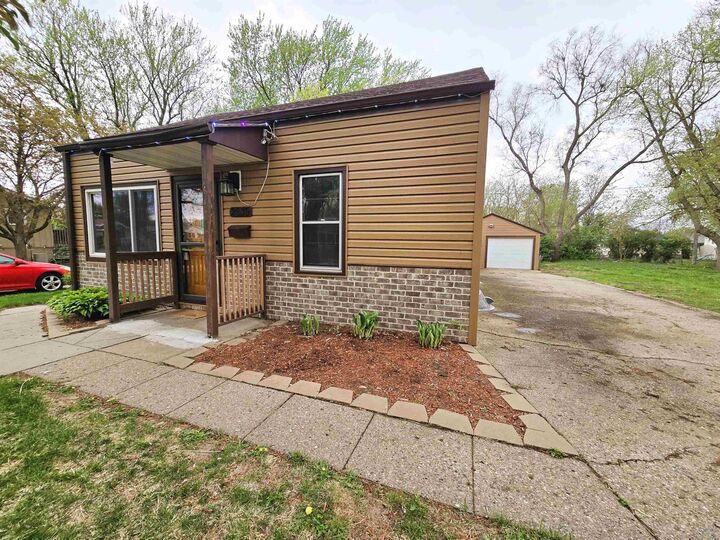 Property Photo:  2639 S Paxton  IA 51106 