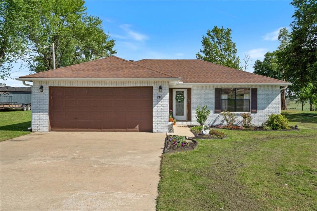 Property Photo:  210 Jenkins Road  AR 72753 