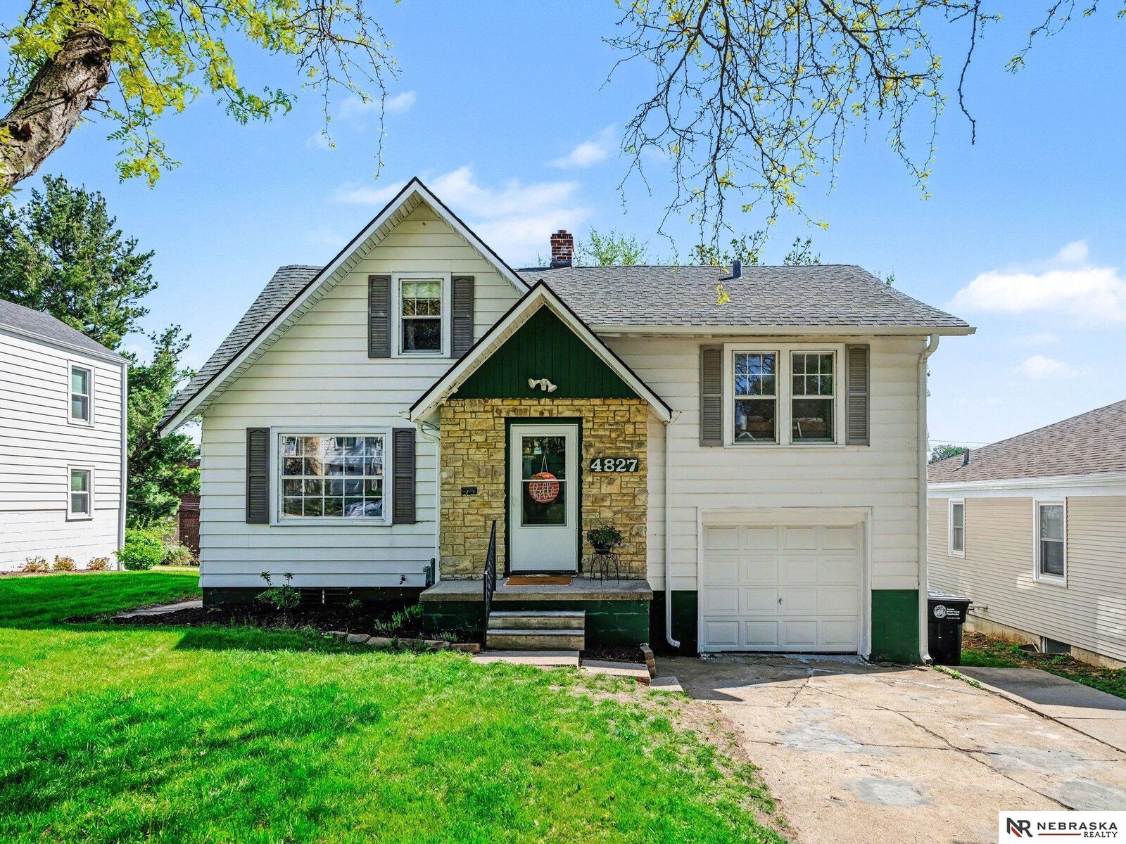 Property Photo:  4827 Hickory Street  NE 68106 