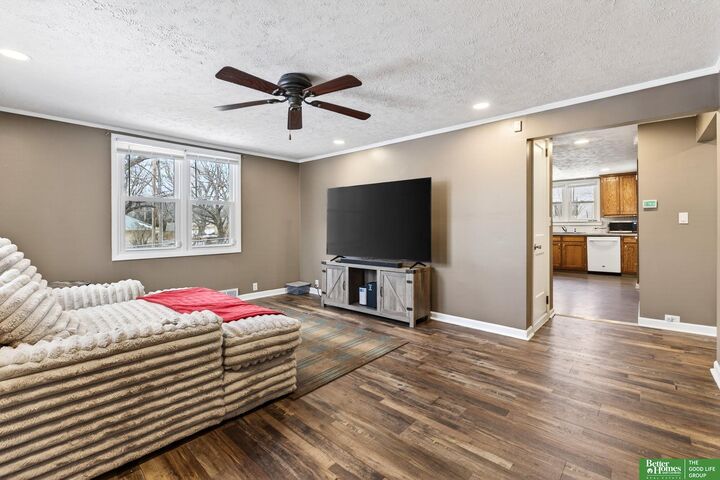 Property Photo:  6923 N 60th Street  NE 68152 