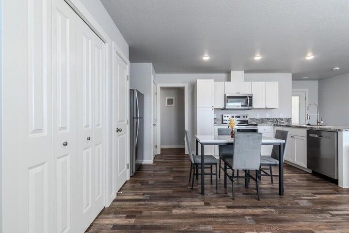 Property Photo:  7881 Houston Loop  OR 97503 