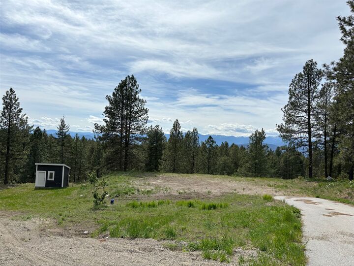 Property Photo: 100 Cougar Court BC V0H 1V6