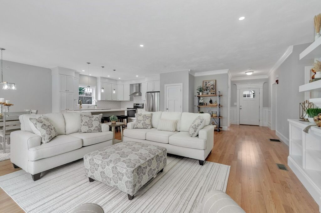 Property Photo:  8 Weber Farm Road 8  MA 02093 