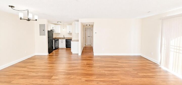 Property Photo:  685 Oak St Bld 1 #4  MA 02301 