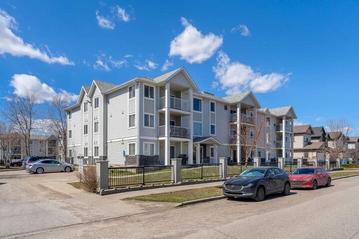 Property Photo: 7106 Valleyview Park SE 106 AB T2B 3R6