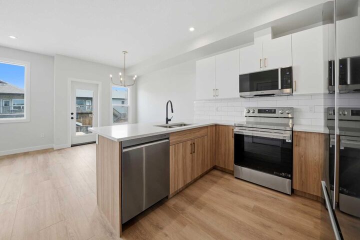 Property Photo:  61 Pinnacle Close  AB T4M 0M3 