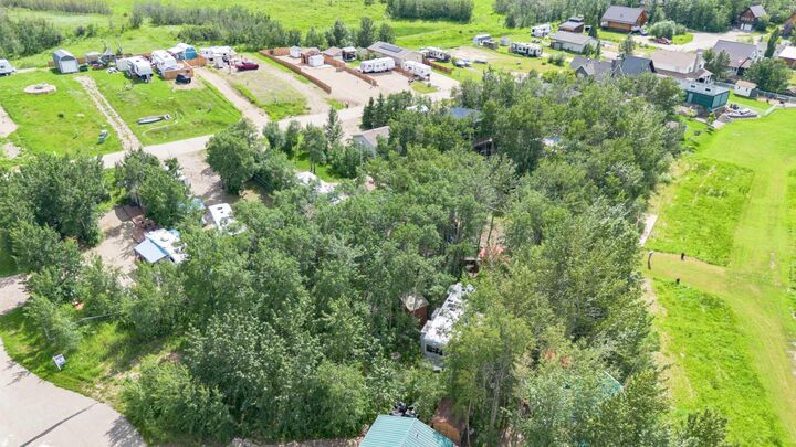 Property Photo: 4 Aspen Crescent AB T0C 2L0
