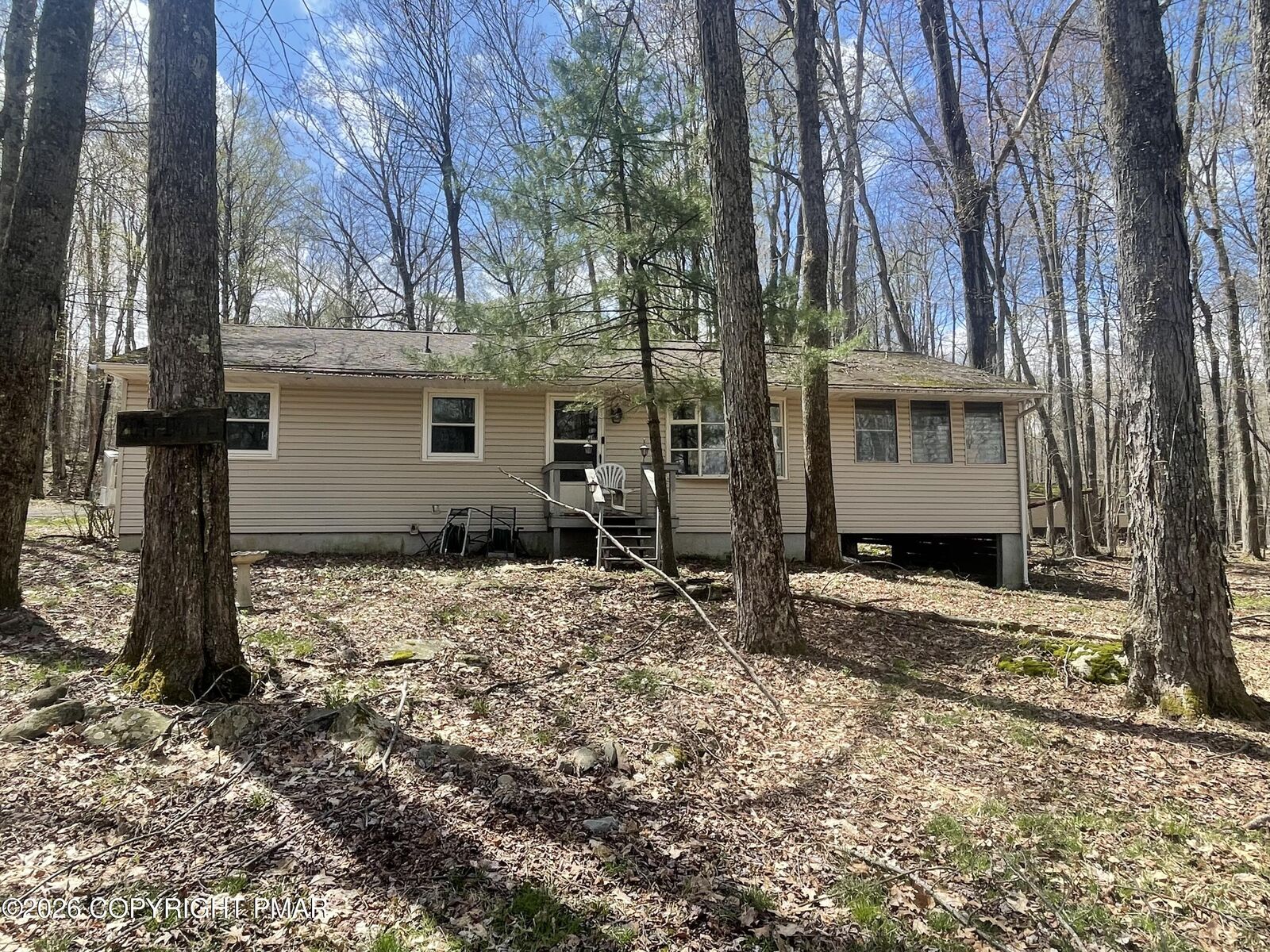 Property Photo:  204 Pima Place  PA 18347 
