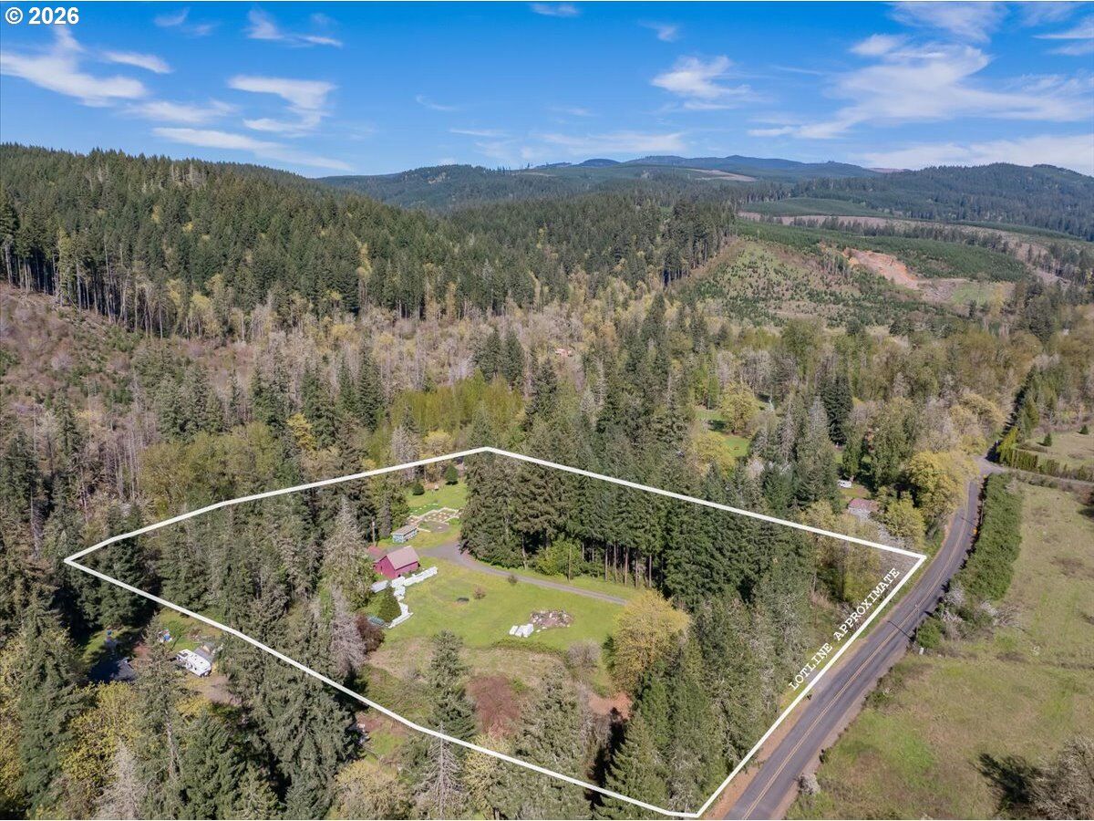 Property Photo: 42927 Island Inn Dr OR 97355