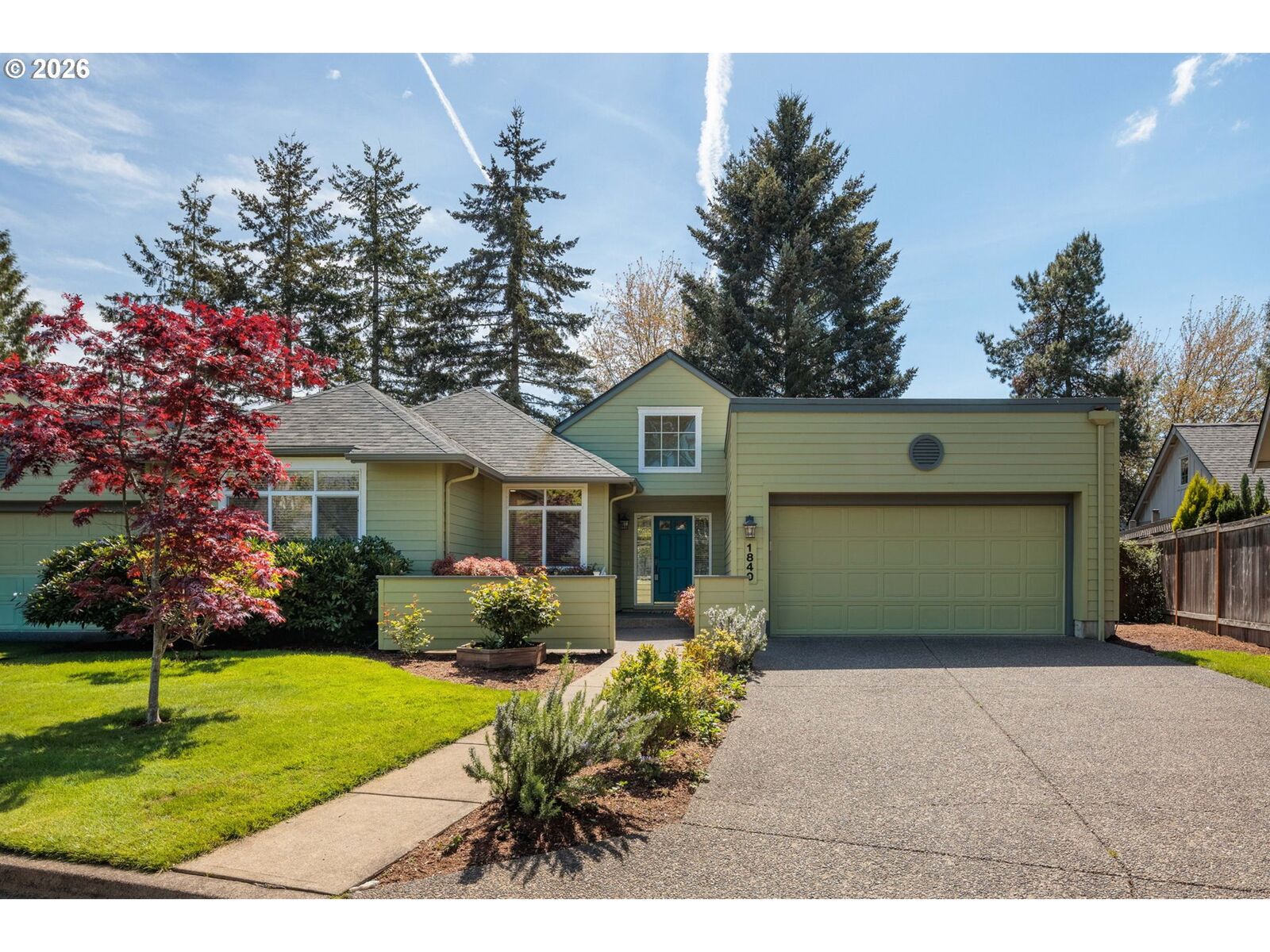 Property Photo:  1840 Riverwood Dr  OR 97401 