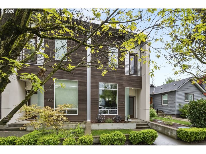 Property Photo:  4442 SE Stark St  OR 97215 