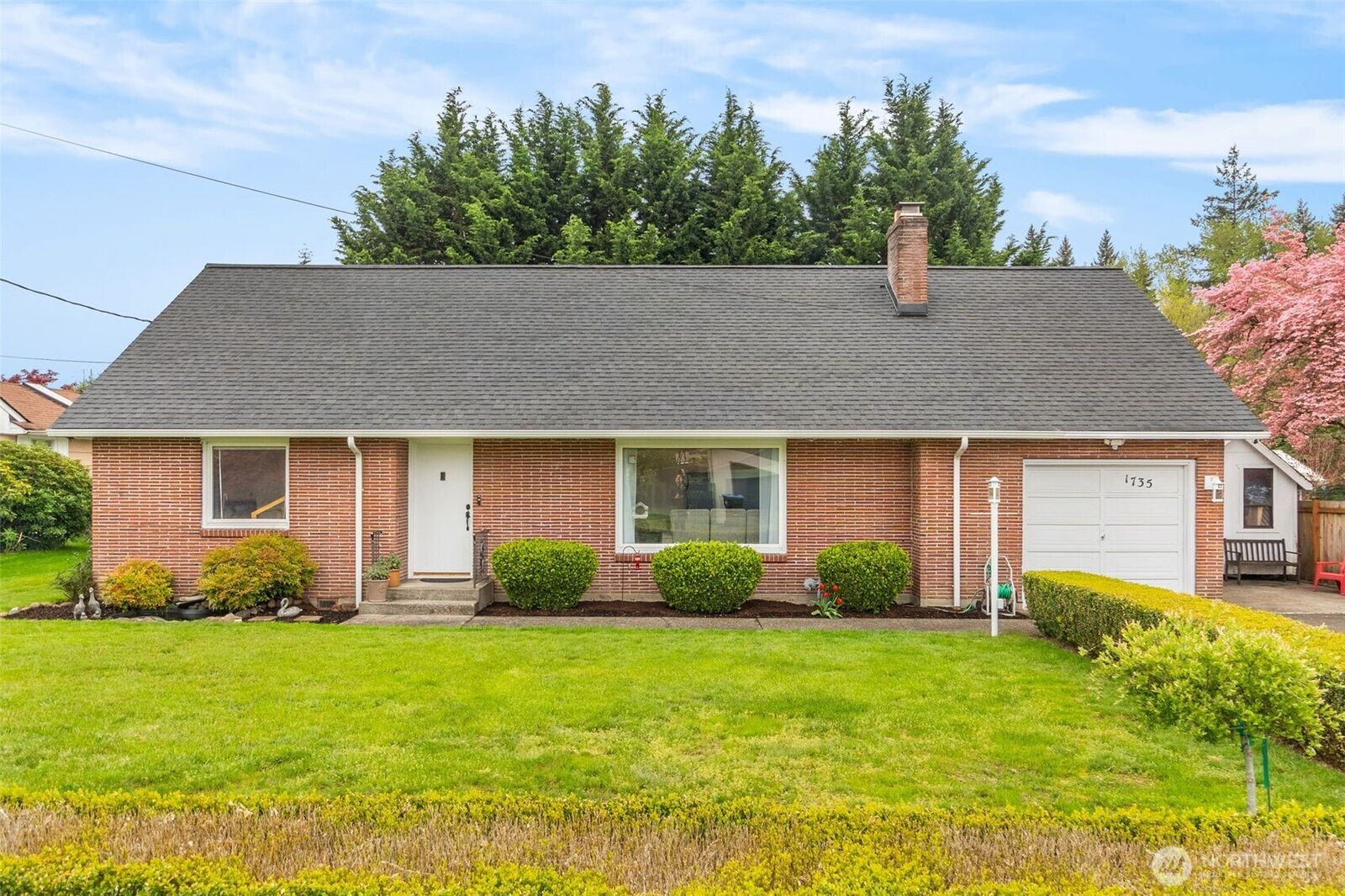 Property Photo:  1735 SW Gails Avenue  WA 98532 