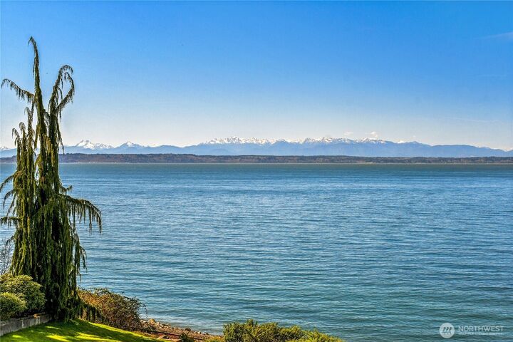 Property Photo:  16404  75th Place W  WA 98026 