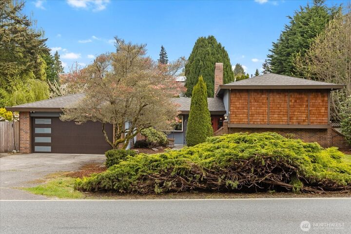 Property Photo:  22017  95th Place W  WA 98020 