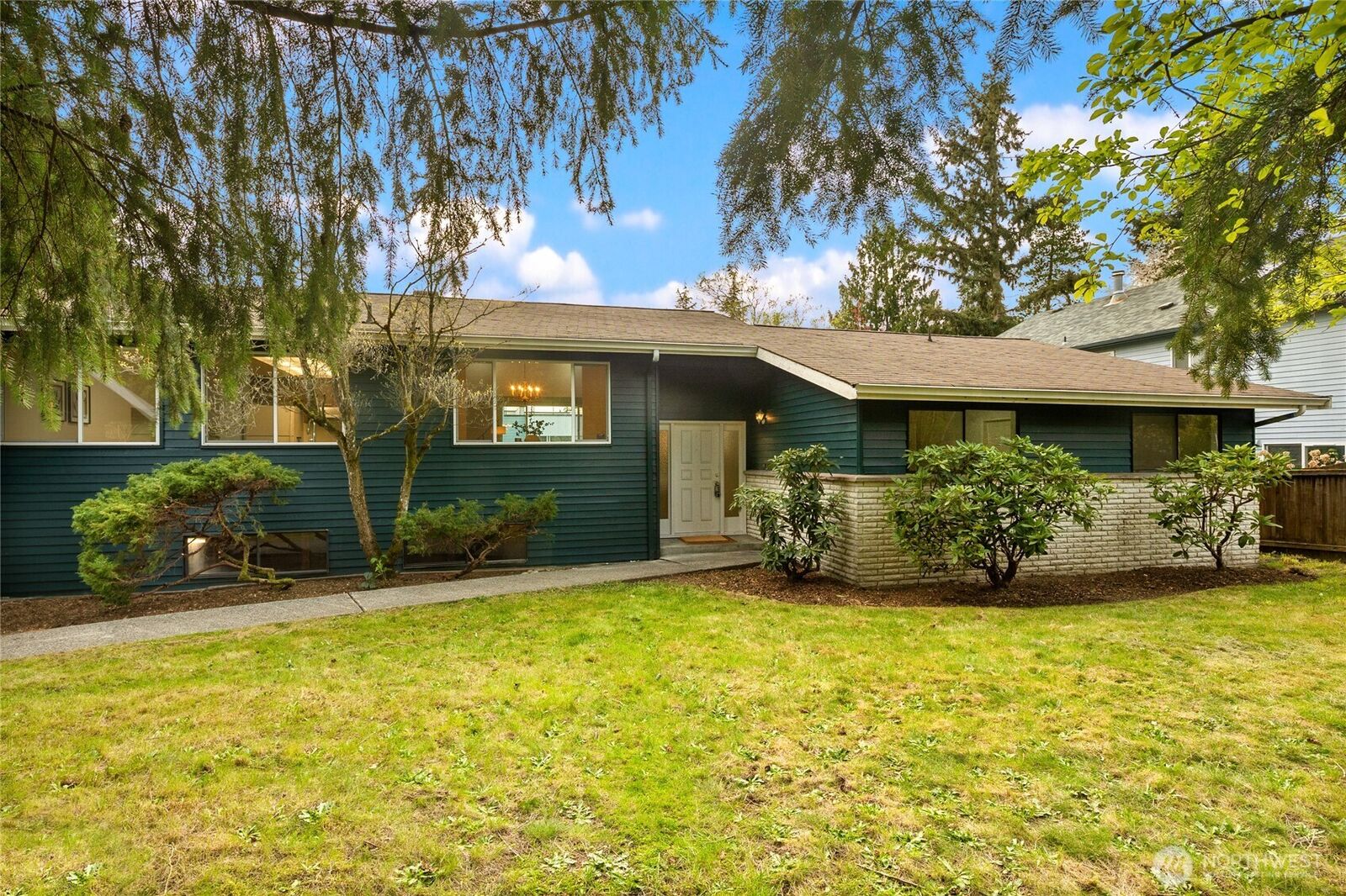 Property Photo:  12511  37th Avenue NE  WA 98125 