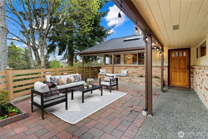 Property Photo:  16544  34th Avenue NE  WA 98155 