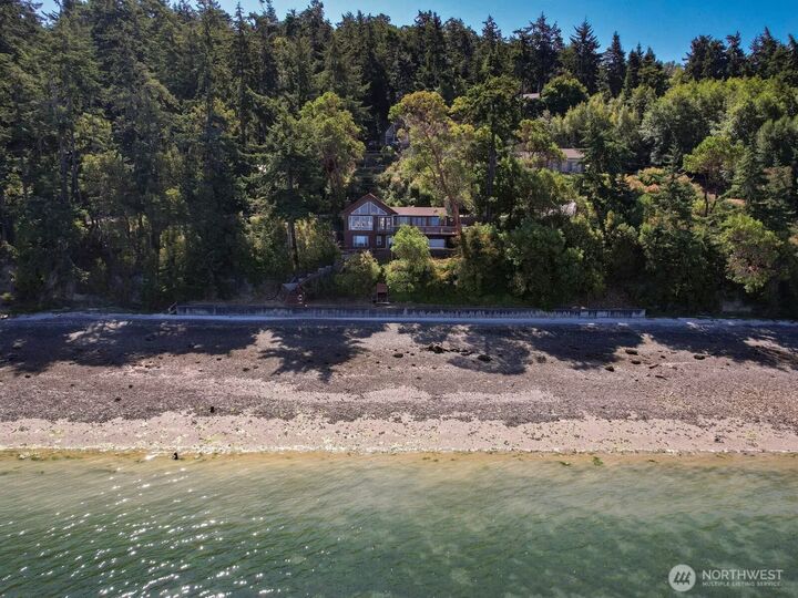 Property Photo:  1700  Madrona Way  WA 98239 