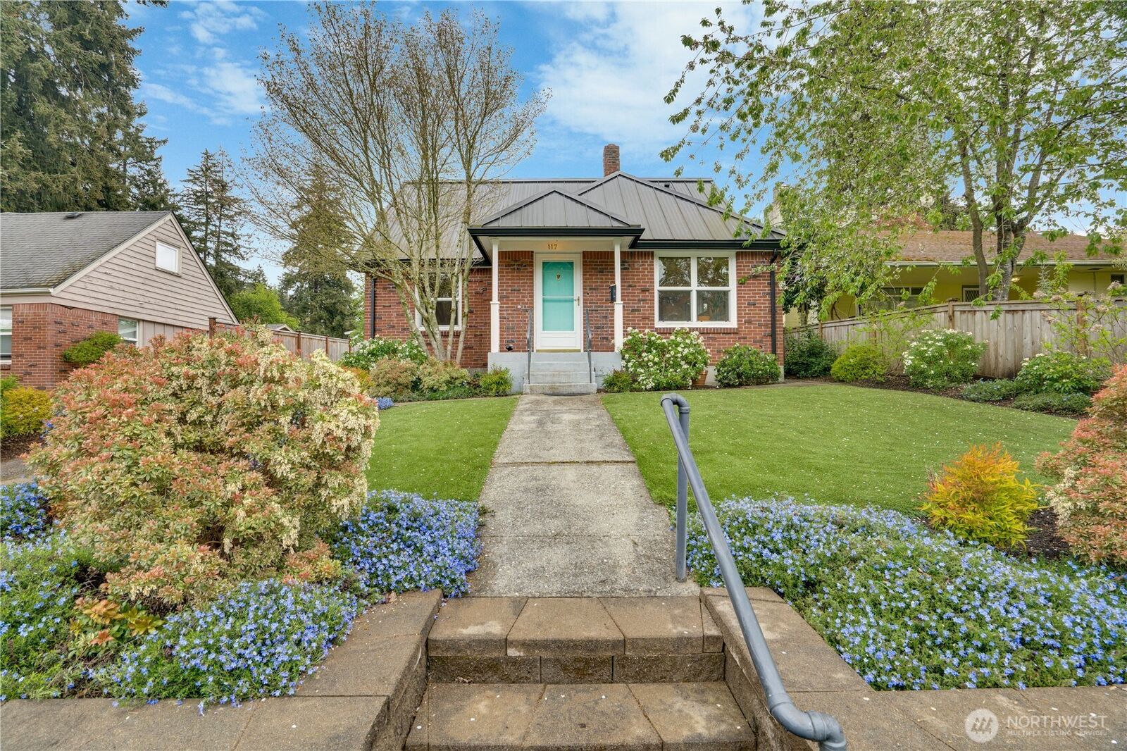 Property Photo:  117  Farallone Avenue  WA 98466 