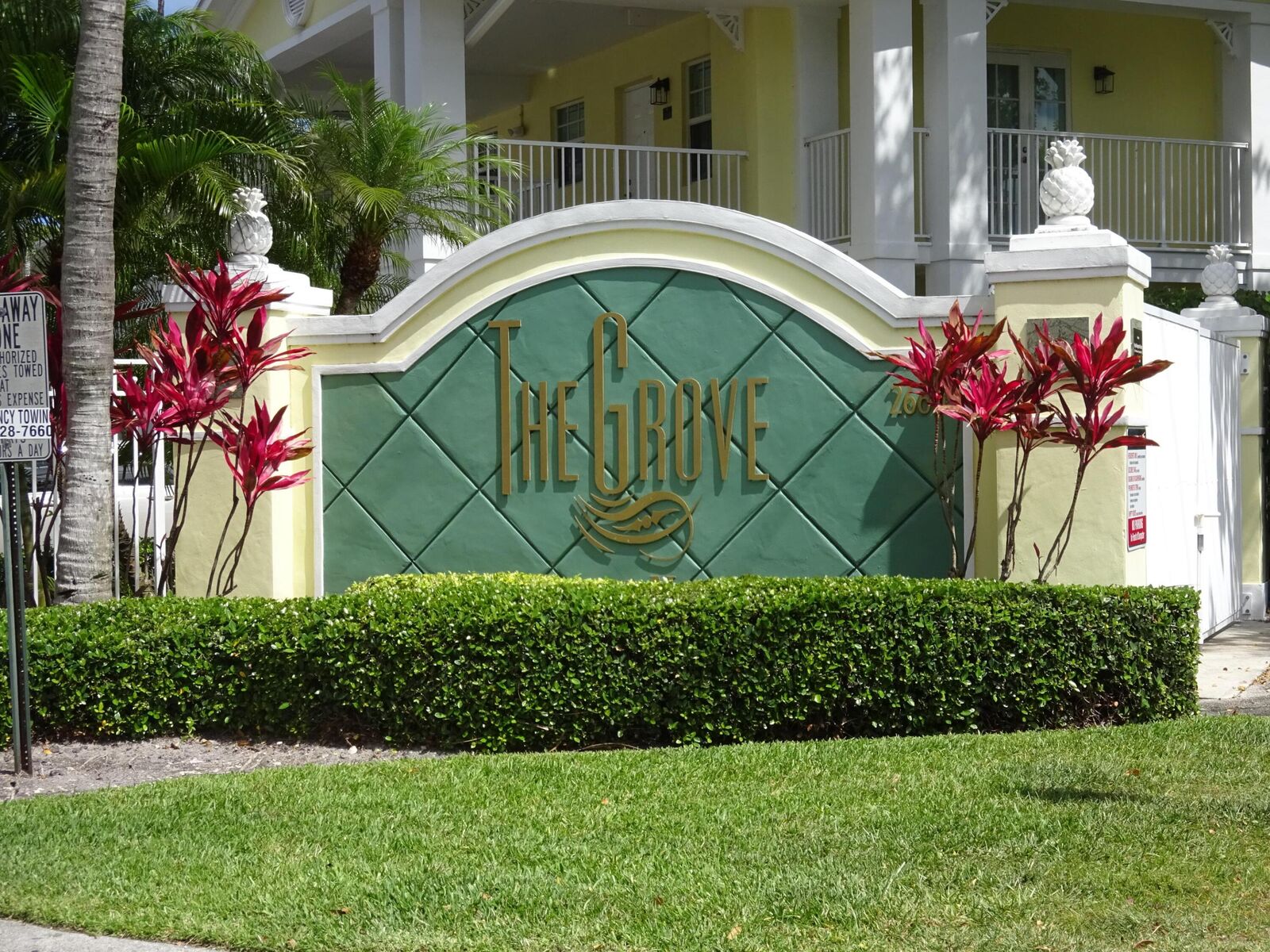 Property Photo:  2660 NE 8th Avenue 208  FL 33334 