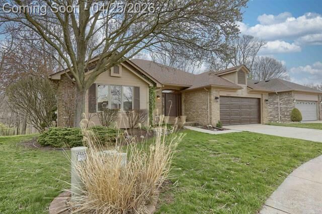 Property Photo:  38895 Ridgeview Circle  MI 48036 