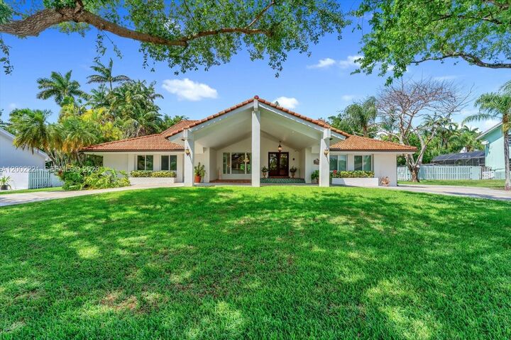 Property Photo:  9941 SW 143rd St  FL 33176 