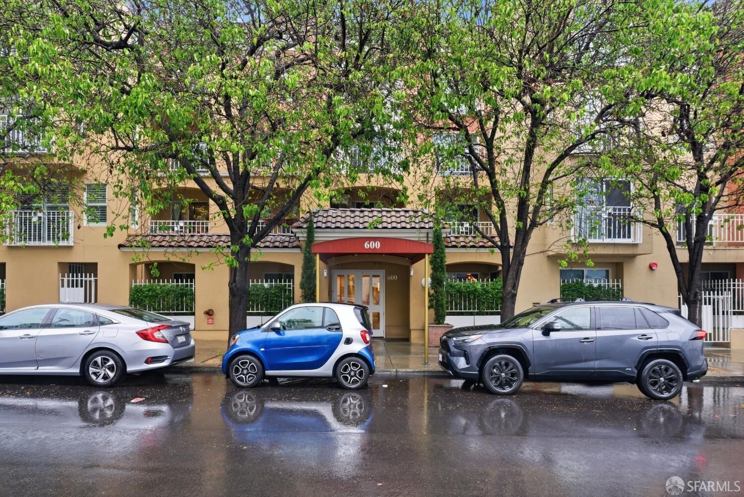 Property Photo:  600 Chestnut Street 207  CA 94133 