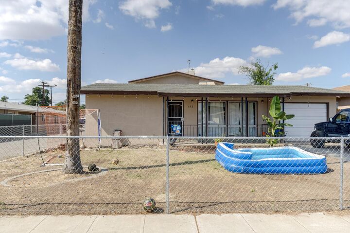 Property Photo:  132 Warren Avenue  CA 93308 