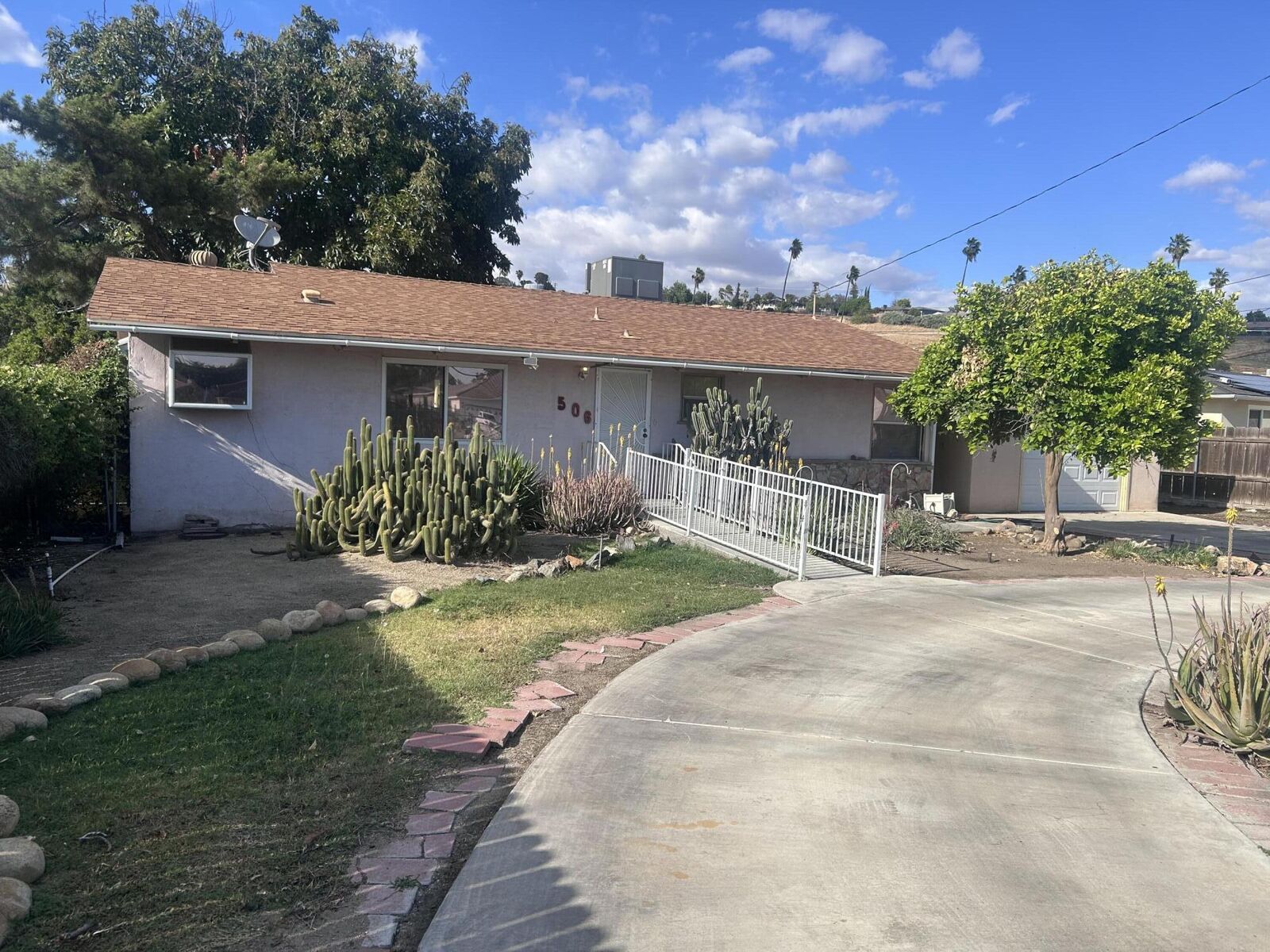 Property Photo:  506 W Westfield Avenue  CA 93257 