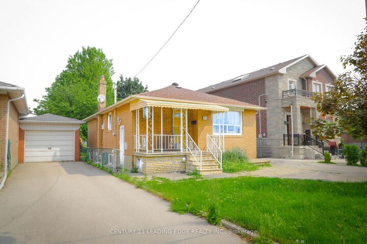 Property Photo:  22 Katherine Road  ON M3K 1H9 