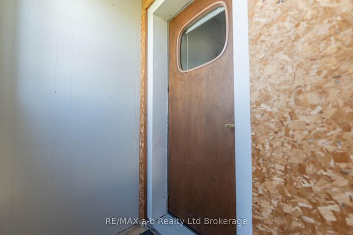 Property Photo:  10 McKenzie Street Unit A  ON N4G 2E6 