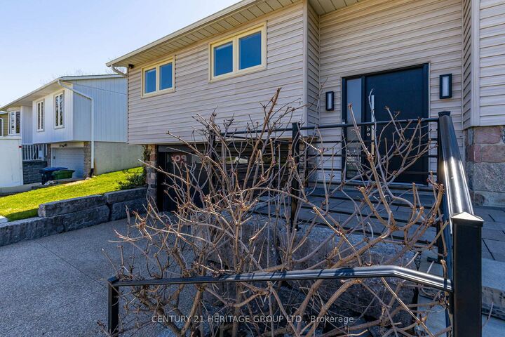 Property Photo:  154 Ridge Road  ON L7E 4V4 