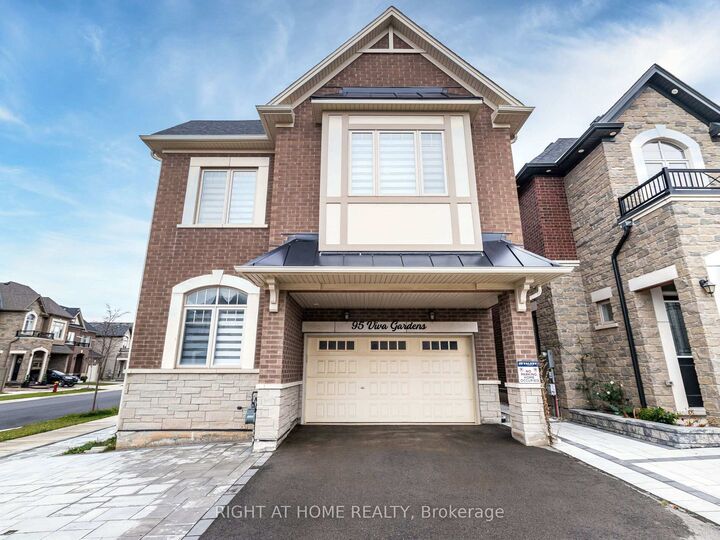 Property Photo: 95 Viva Gardens ON L6H 0Z2