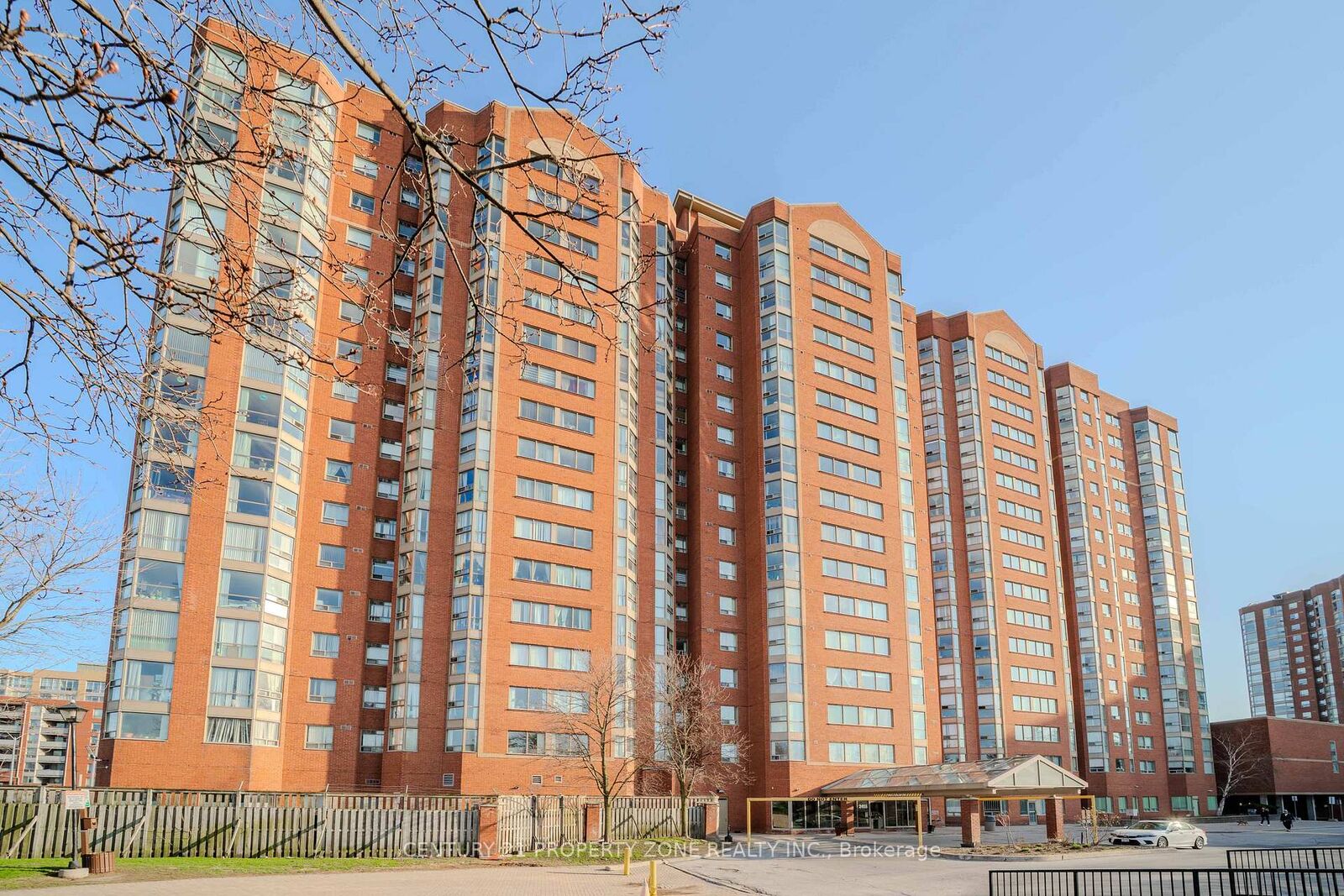 Photo de la propriété:  2466 Eglinton Avenue E Ph03  ON M1K 5J8 