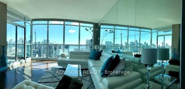 Property Photo:  219 Fort York Boulevard Lph 3702  ON M5V 1B1 