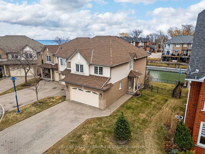Property Photo: 85 Edgewater Drive 10 ON L8E 4Z2
