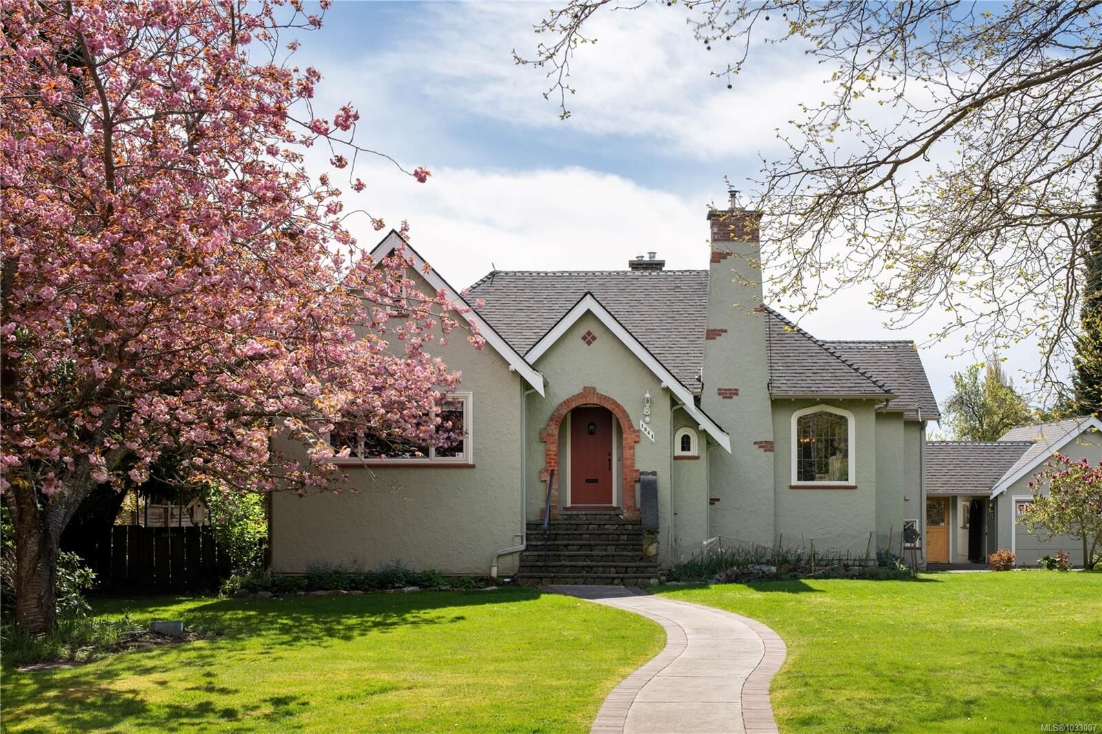 Property Photo:  1541 Despard Ave  BC V8S 1T2 