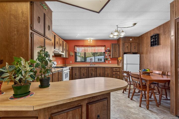 Property Photo: 951 Homewood Rd #19 BC V9W 3N7