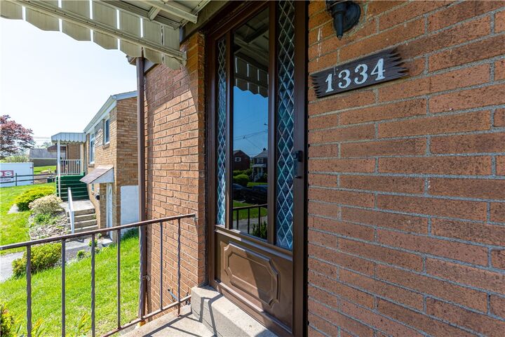 Property Photo:  1334 Overdale Dr  PA 15120 